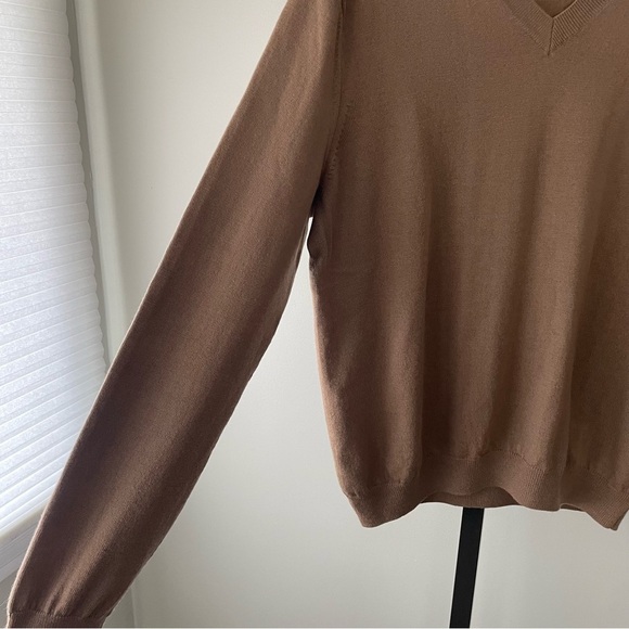 NEW Banana Republic 100% Extra Fine Merino Wool Vneck Pullover Knit Sweater Mens - Picture 3 of 8